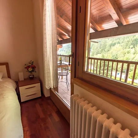 Villa Monari Apartment Riverside Terrace Cogolo Exterior photo
